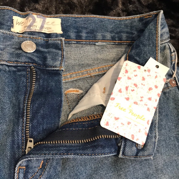 Free People Poppy Patch Ankle Jeans. 26 - Picture 6 of 8